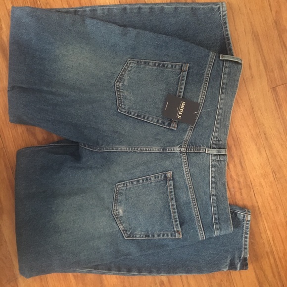 Mom Jeans - Picture 3 of 5